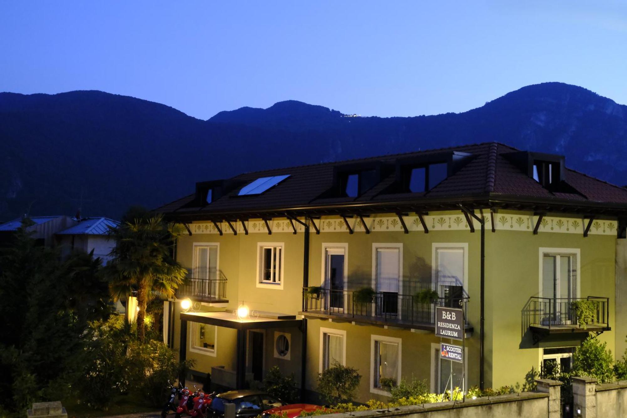 Residenza Laurum Mandello del Lario Buitenkant foto